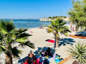 plage massane 3 807 606