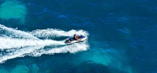 jet ski en mediterranee